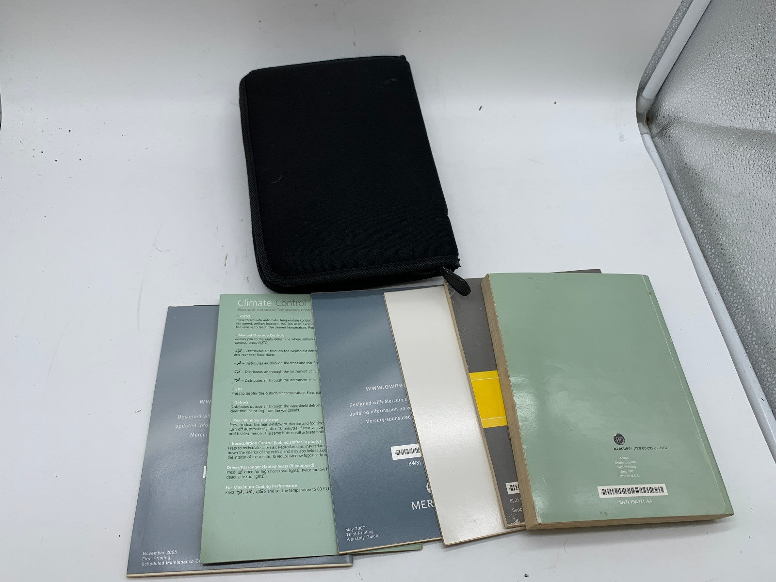 2008 Mercury Milan Owners Manual Set with Case OEM D03B14022
