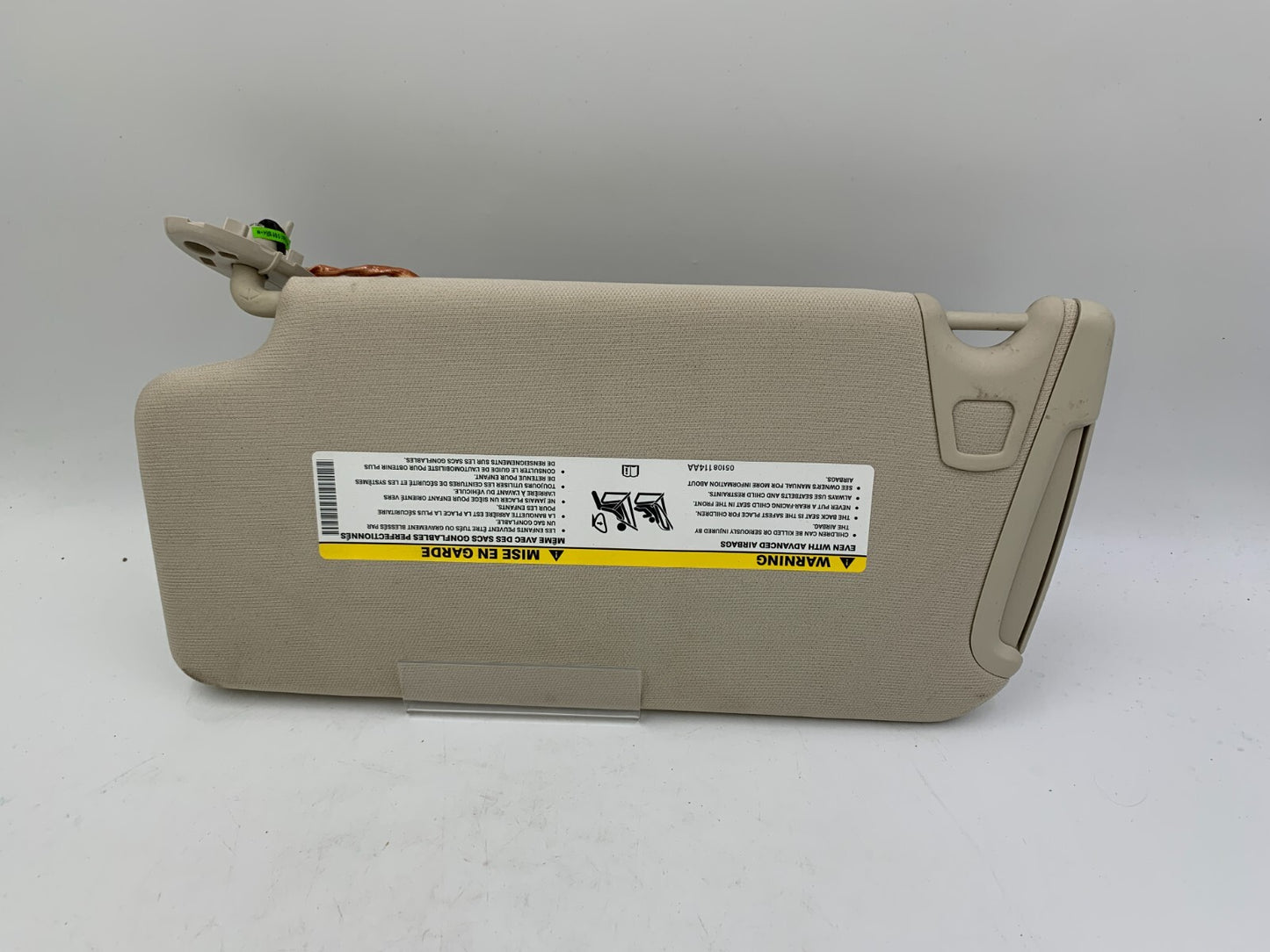 2015-2023 Chrysler 300 Passenger Sun Visor Illuminated OEM E02B55065