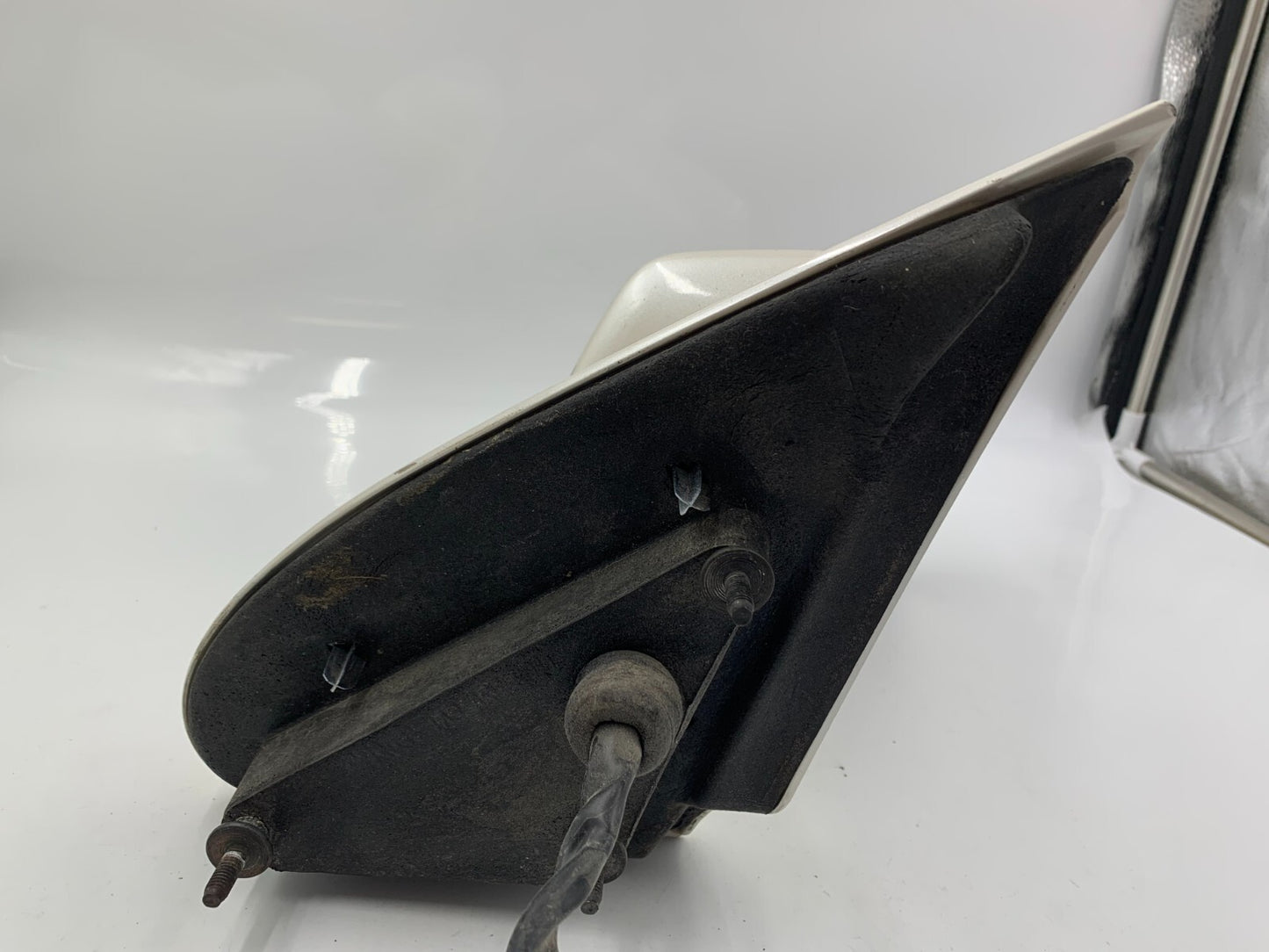 2004-2006 Cadillac SRX Passenger Side View Power Door Mirror White OEM