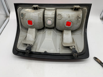 2014-2015 Chevrolet Silverado Passenger Side Tail Light Taillight OEM D02B30021