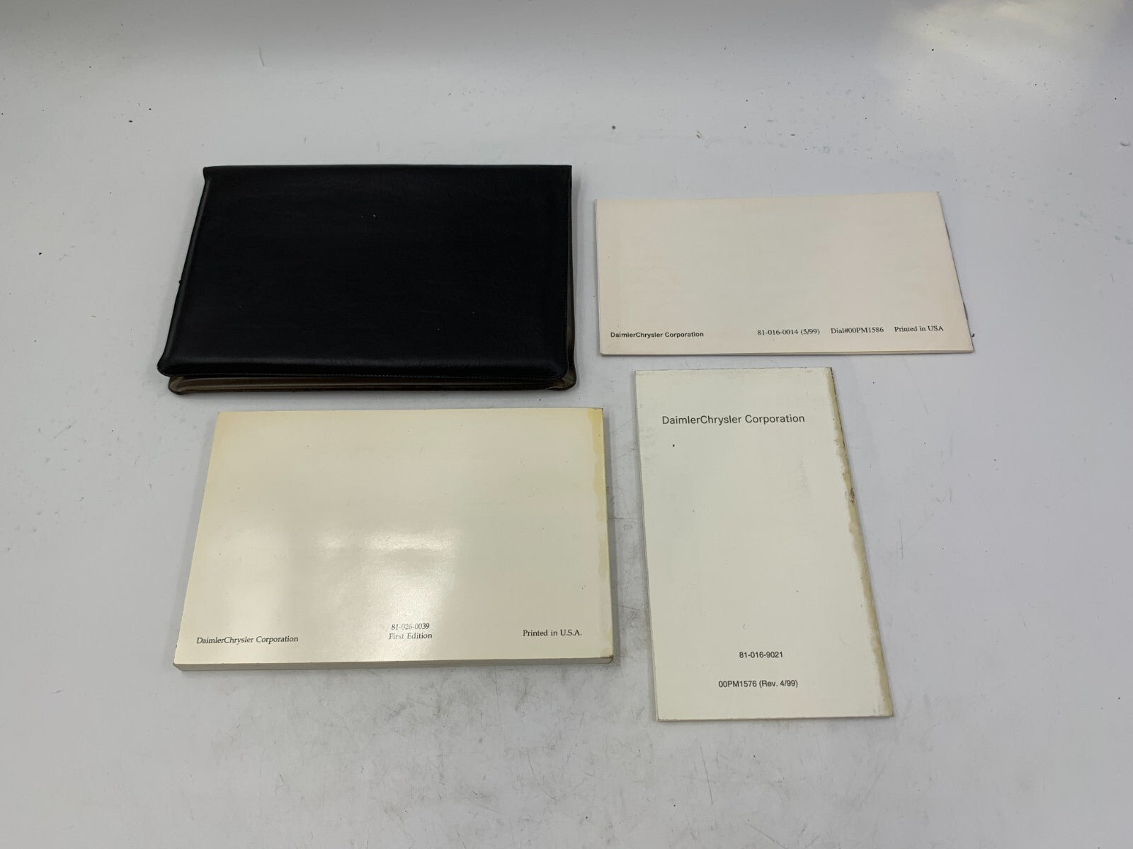 2000 Dodge Neon Owners Manual Set with Case OEM C03B67008