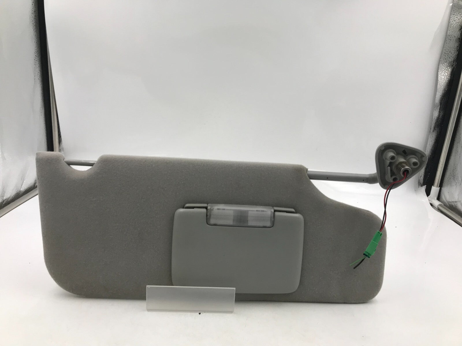 2005-2007 Ford Freestyle Passenger Sun Visor Gray Illuminated OEM D01B66008