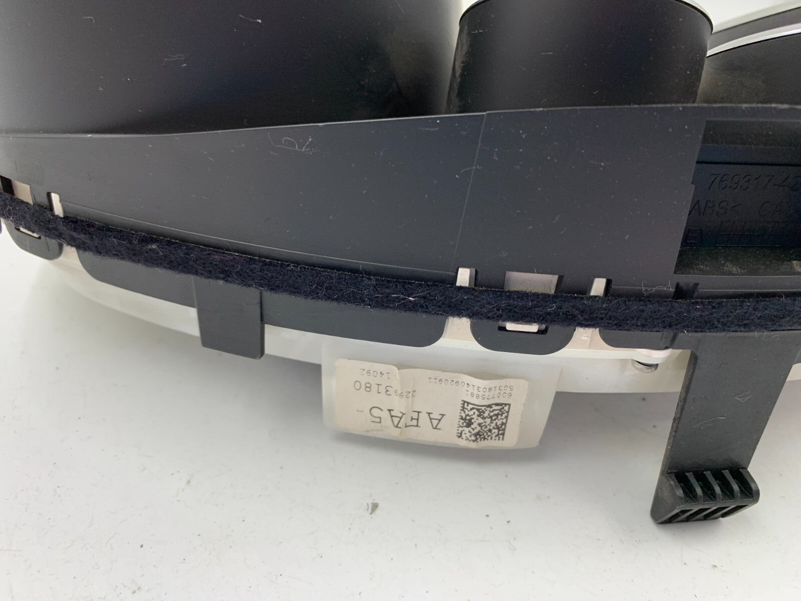 2014-2015 Buick Verano Speedometer Instrument Cluster 31533 Miles D01B11078