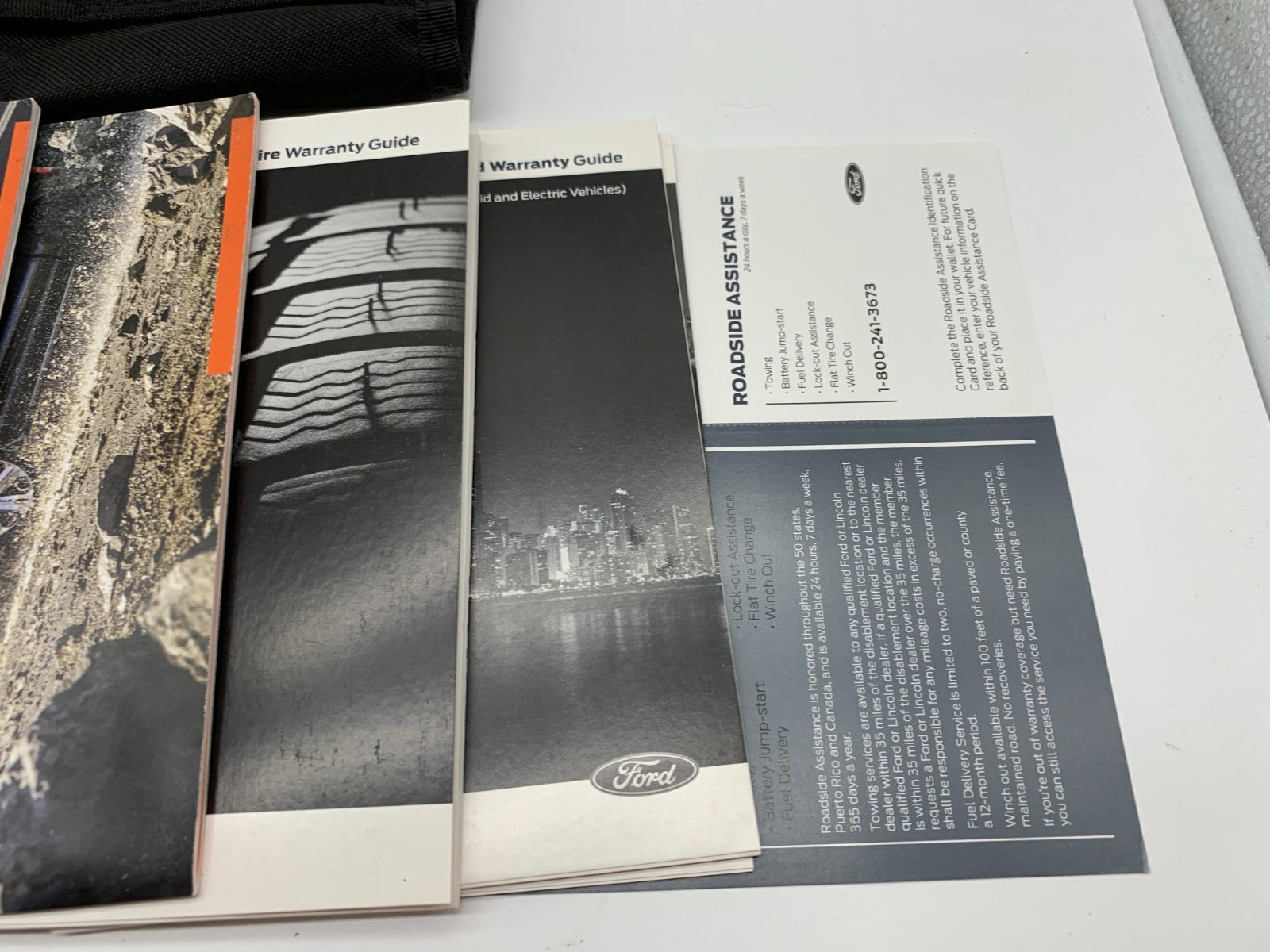 2018 Ford F-150 F150 Owners Manual Set with Case OEM B04B35017
