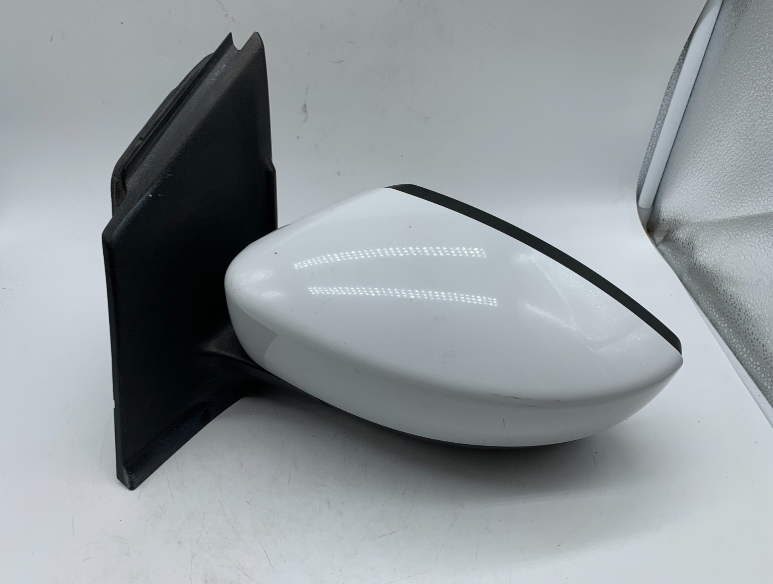 2017-2019 Ford Escape Driver Side View Power Door Mirror White OEM D03B39003