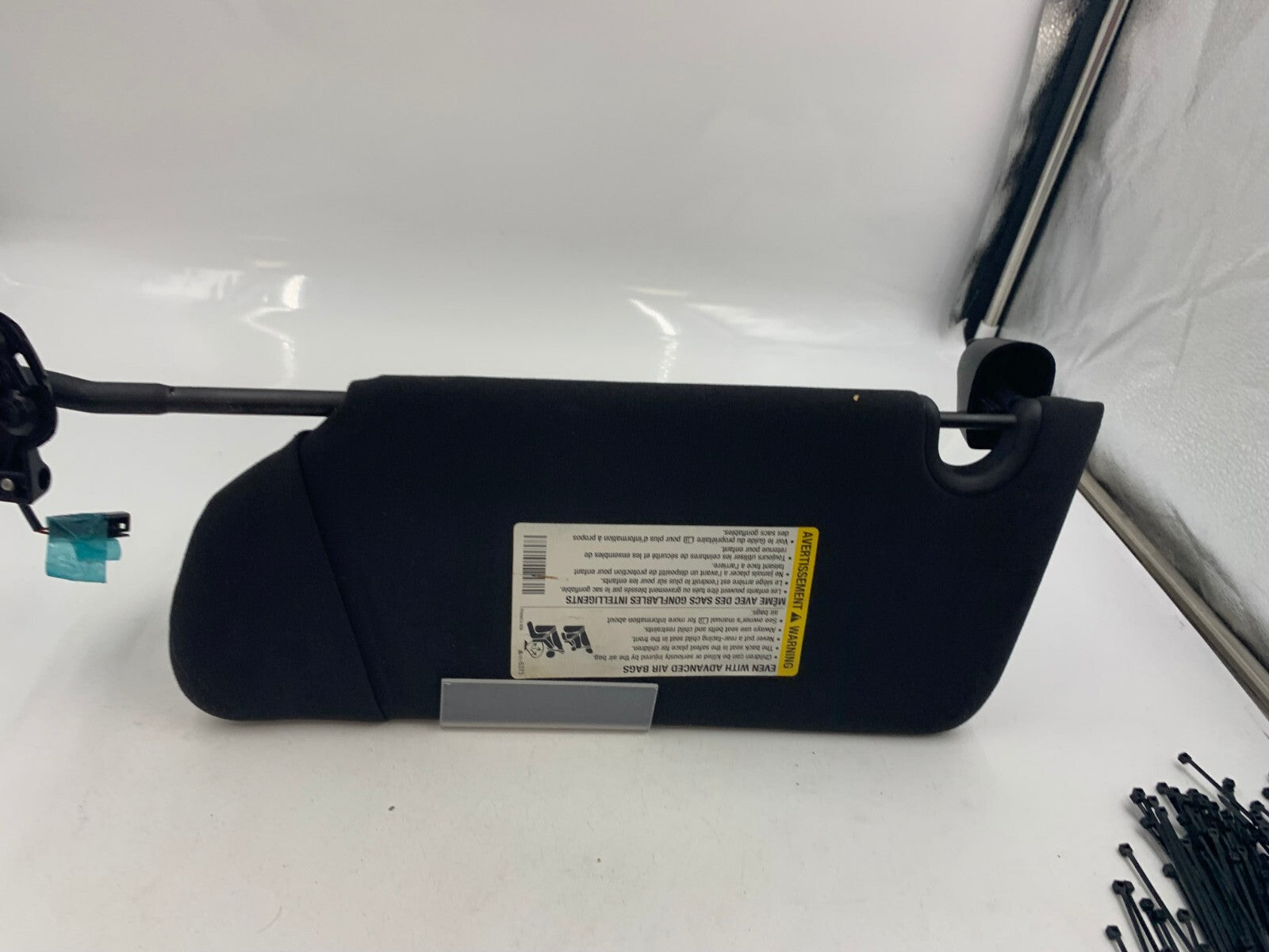 2006-2007 Cadillac DTS Passenger Sun Visor Black Illuminated OEM A01B42027