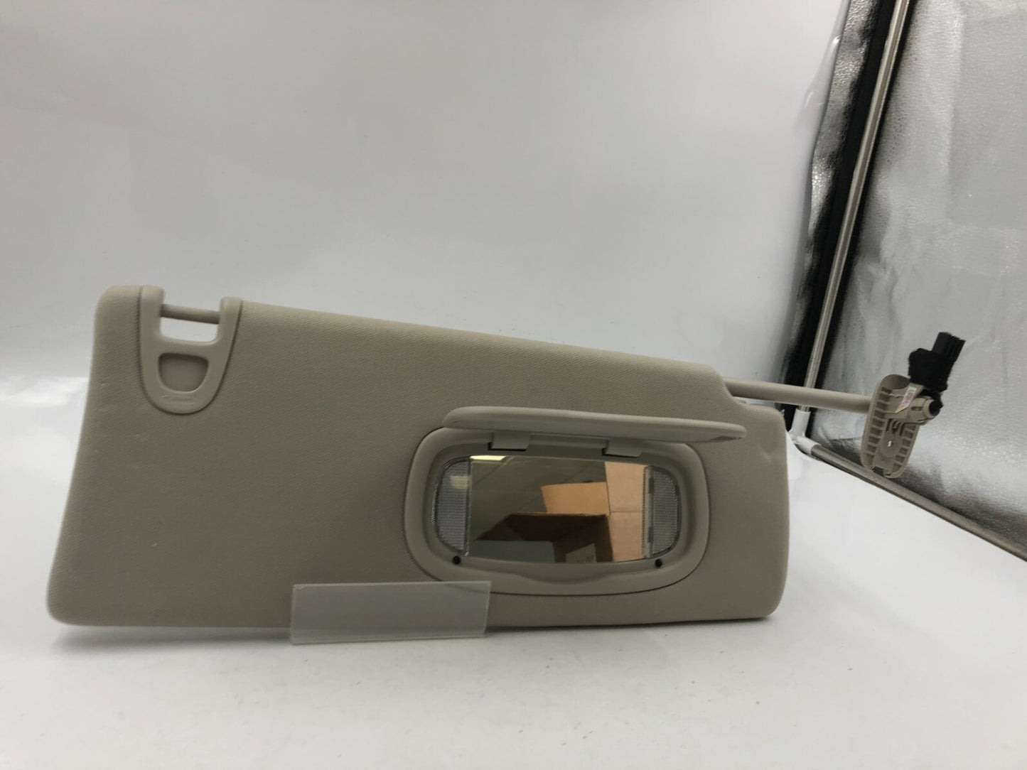 2014-2017 Jeep Grand Cherokee Passenger Sun Visor Gray Illuminated OEM D01B30084