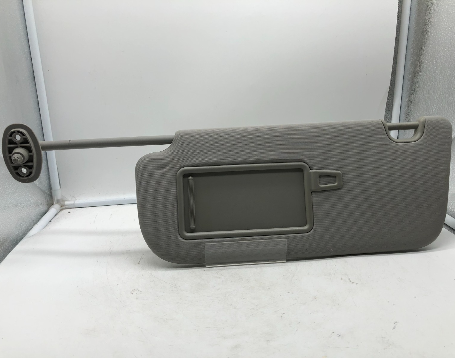 2014-2019 Kia Soul Driver Sun Visor Illuminated Gray OEM C03B46004
