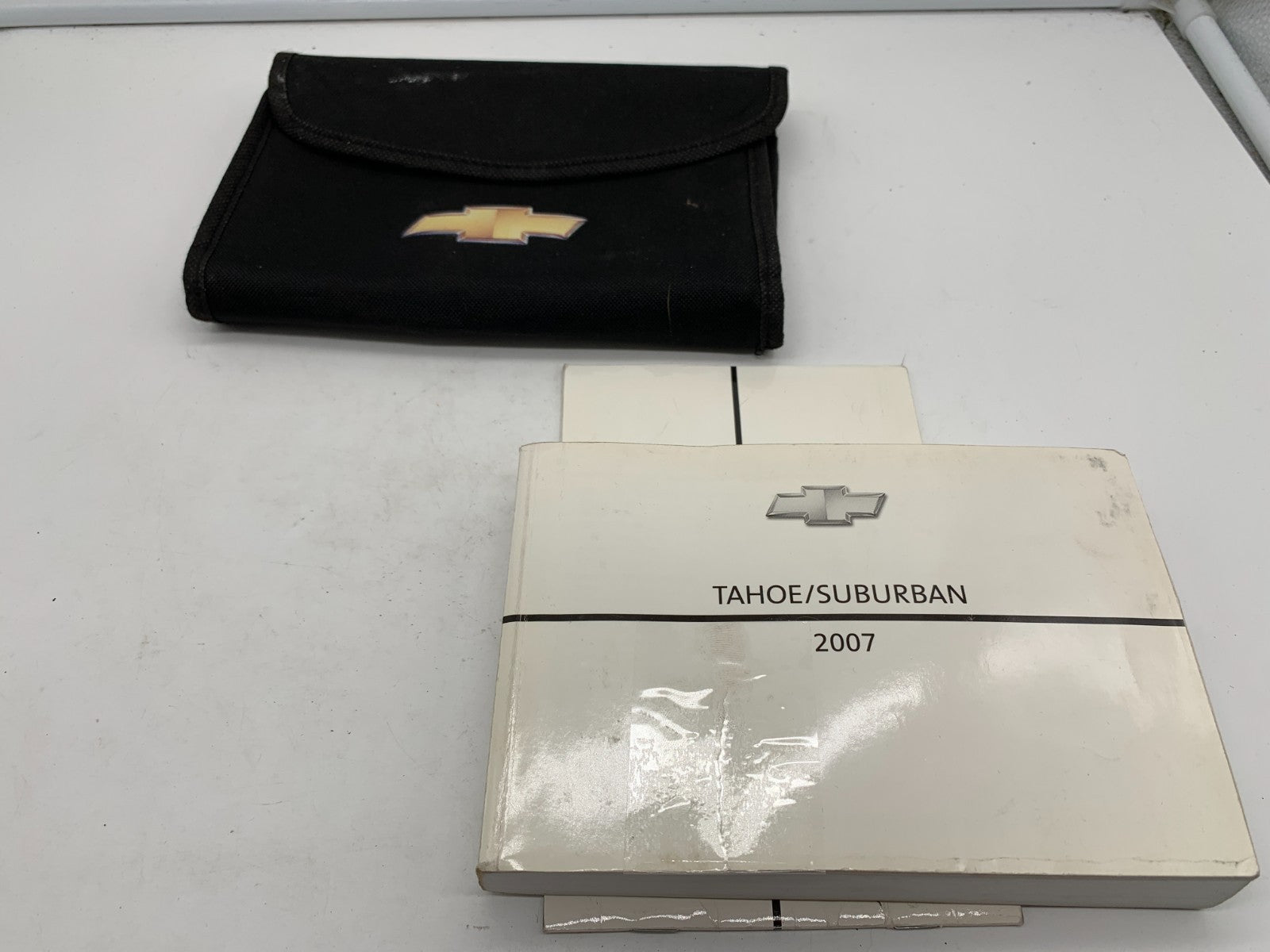 2007 Chevrolet Tahoe Suburban Owners Manual Set with Case OEM