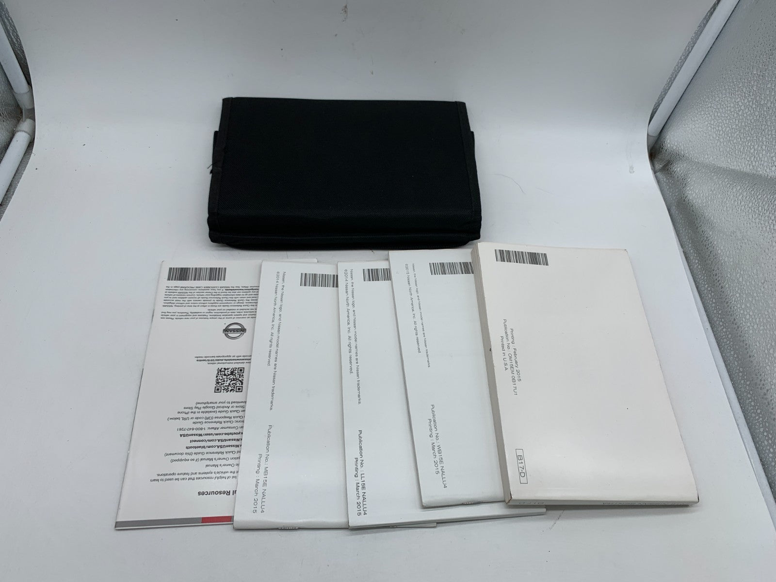 2015 Nissan Sentra Owners Manual Set with Case OEM A04B10028
