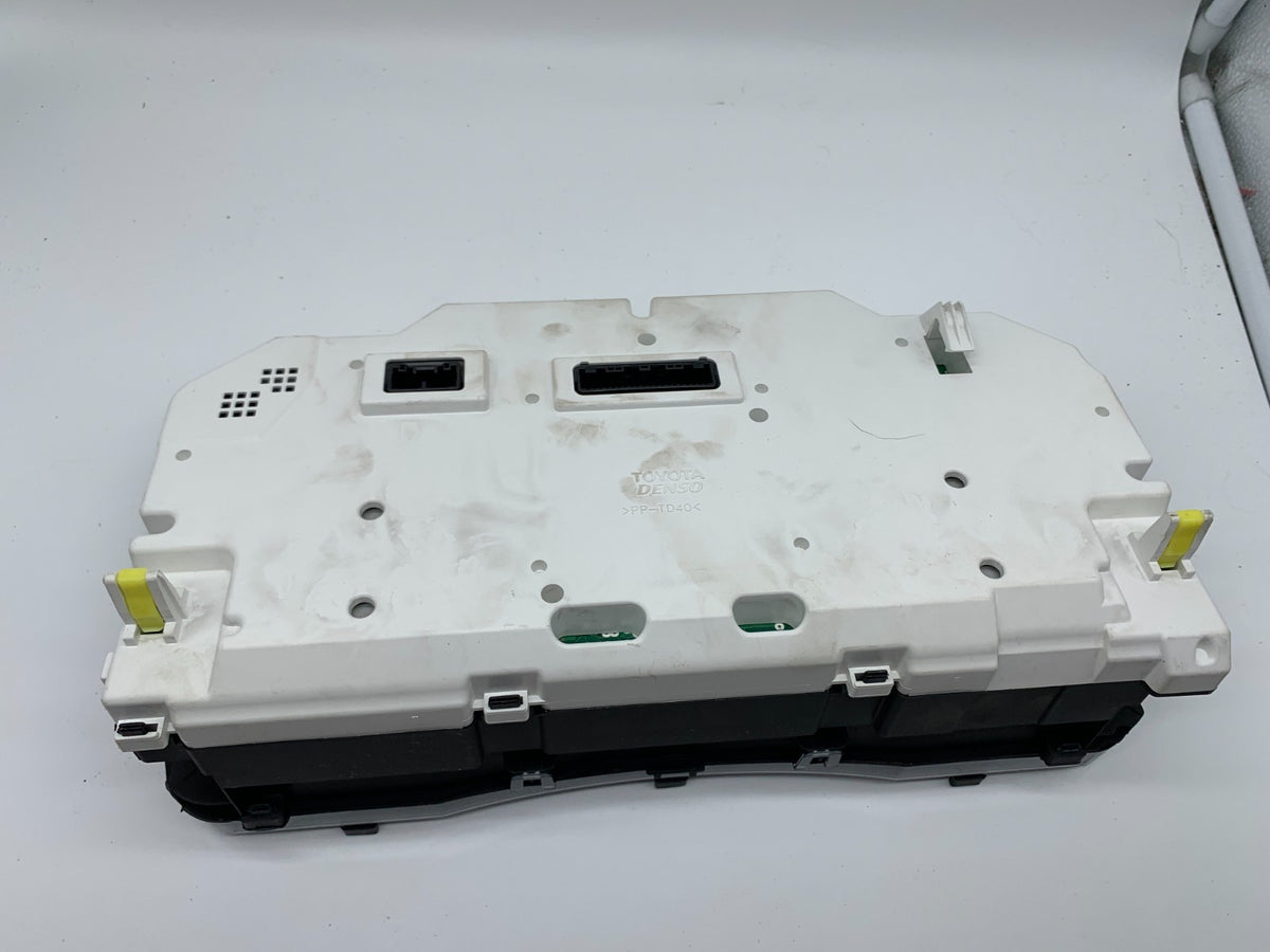 2017-2019 Toyota Highlander Speedometer Cluster 56926 Miles OEM A02B25003