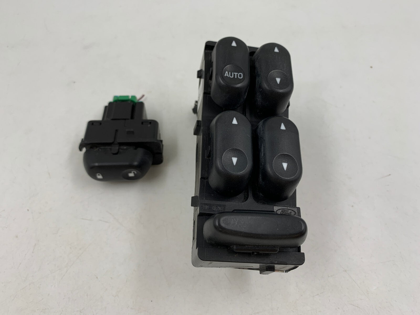 2005-2007 Mercury Mountaineer Master Power Window Switch OEM A03B49055