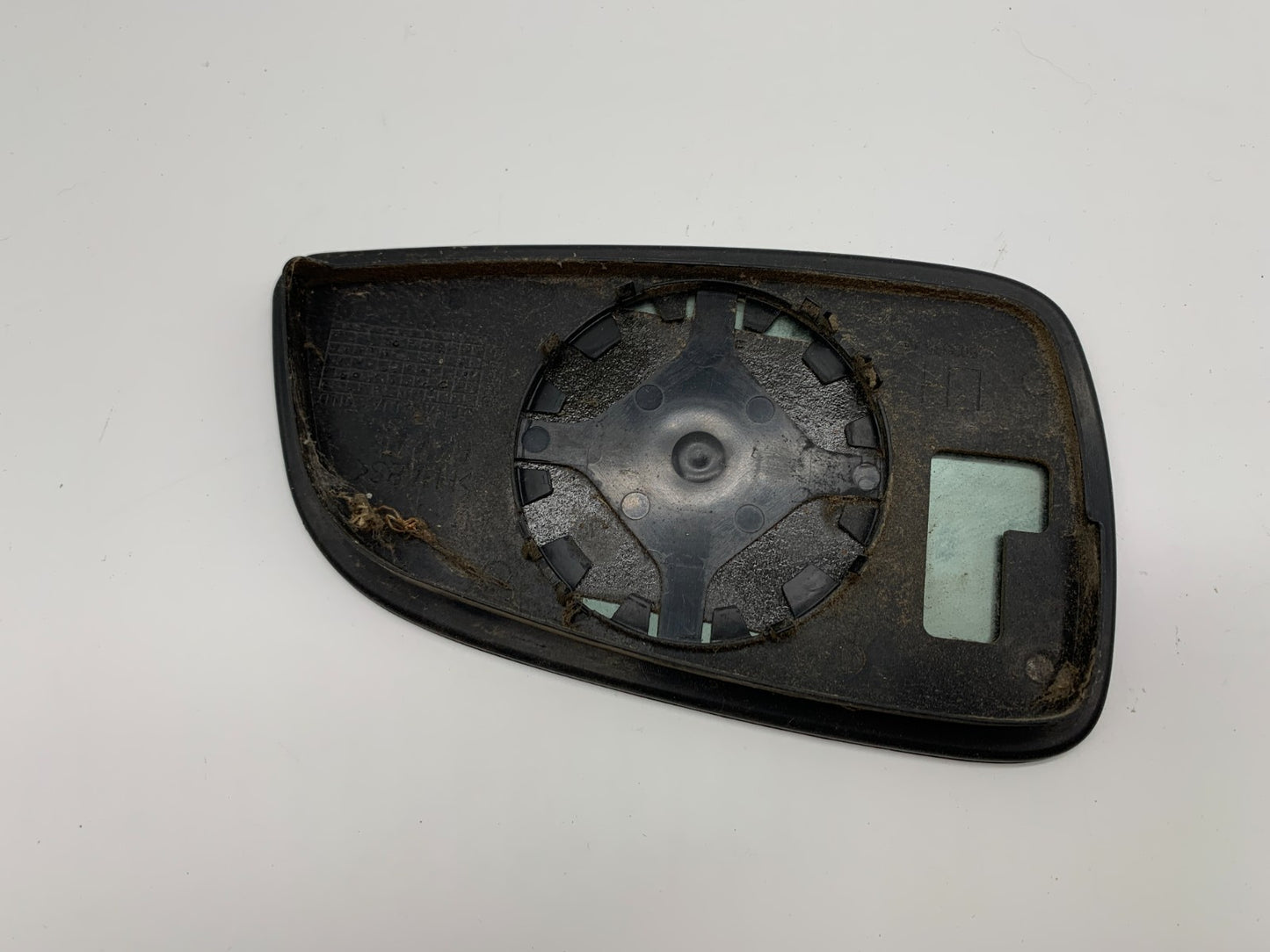 2008-2012 Chevrolet Malibu Driver Power Door Mirror Glass Only OEM D04B46005