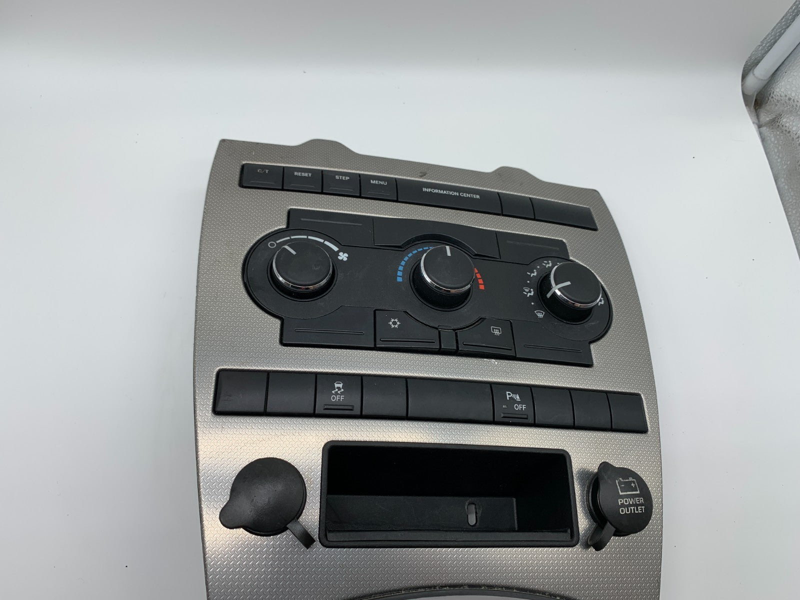 2006-2010 Jeep Commander AC Heater Climate Control with Bezel OEM C03B57011