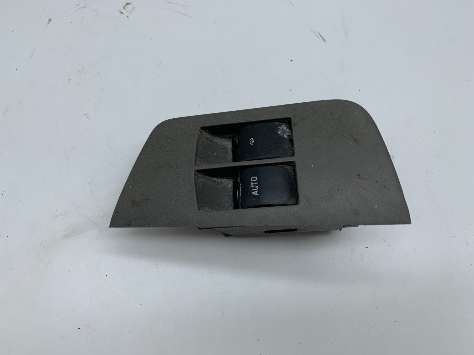 2008-2014 GMC Savana 1500 Master Power Window Switch OEM D01B36014