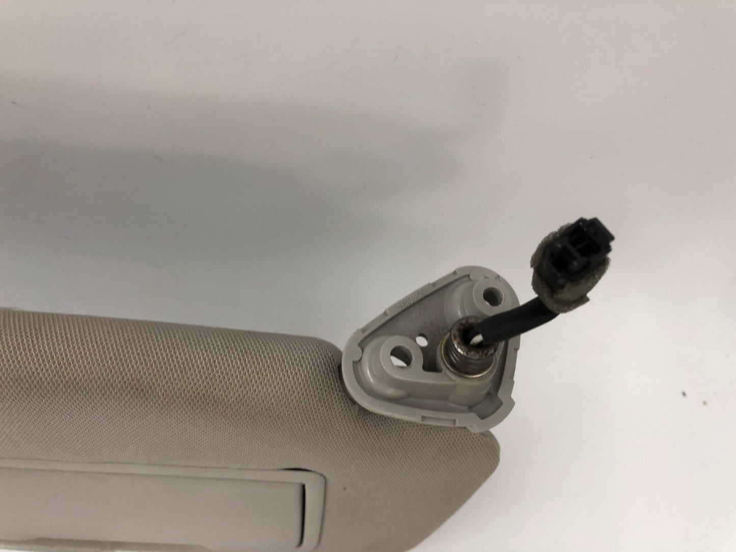 2010-2014 Subaru Legacy Passenger Sun Visor Gray Illuminated OEM B02B29005