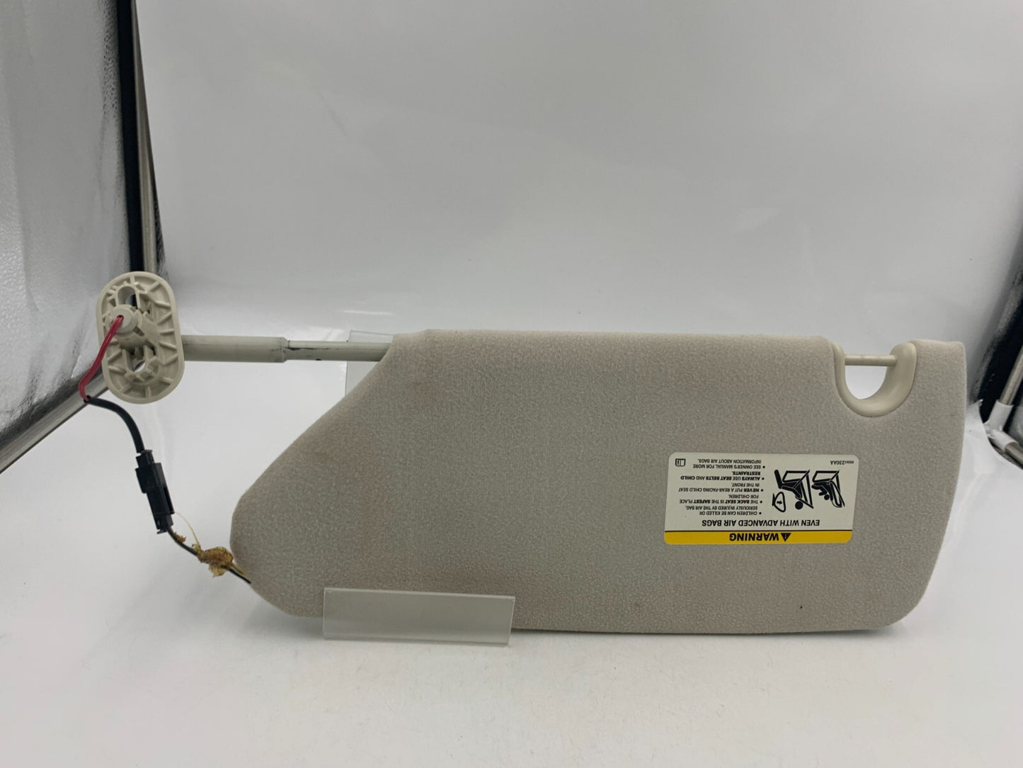 2007-2008 Chrysler Pacifica Passenger Sun Visor Cream OEM A03B19061
