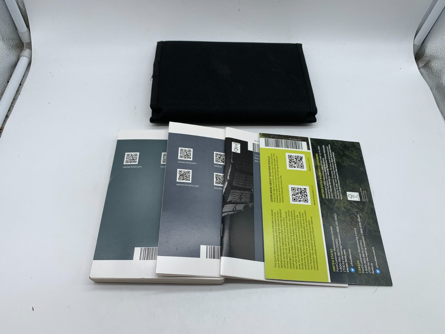 2019 Ford Explorer Owners Manual Set with Case OEM D02B20019