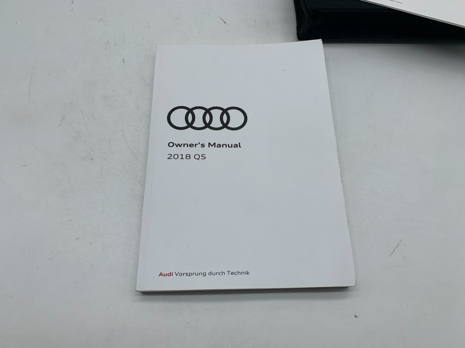 2018 Audi Q5 Sedan Owners Manual Set with Case OEM D03B69009