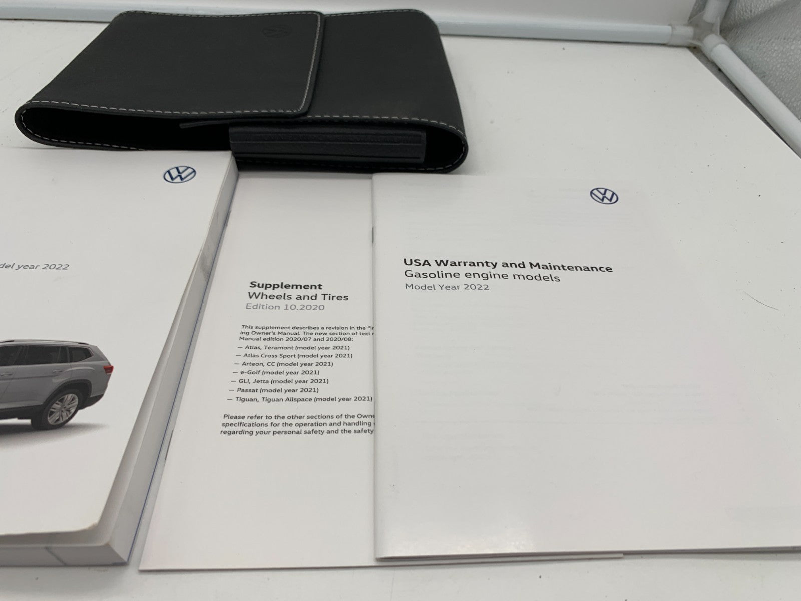 2022 Volkswagen Atlas Owners Manual Set with Case OEM C02B14054