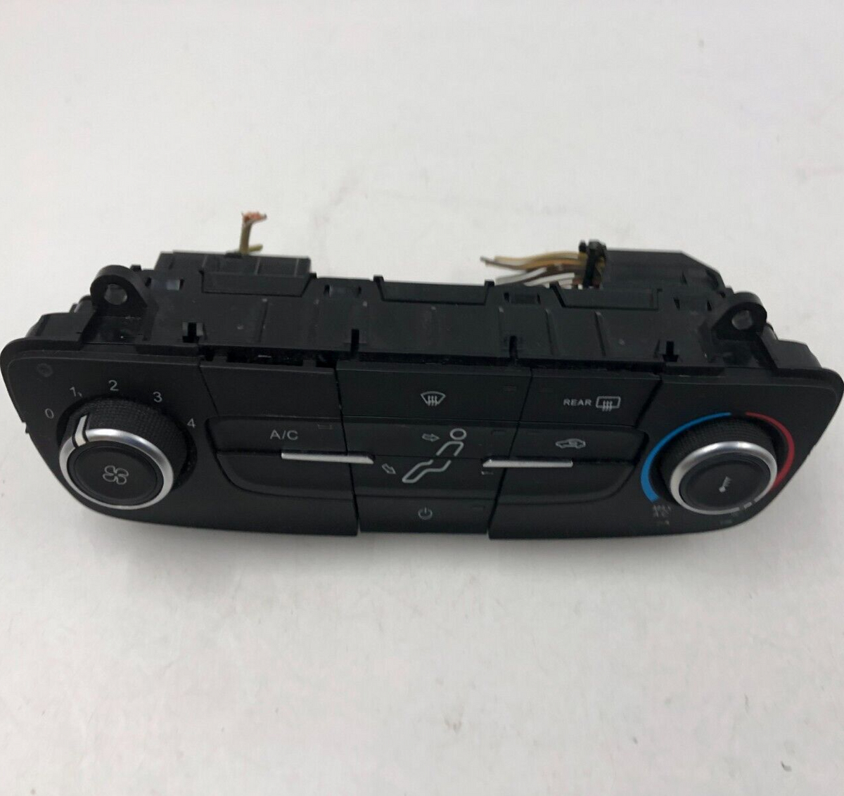 2015-2018 Ford Focus AC Heater Climate Control Unit OEM C02B52011