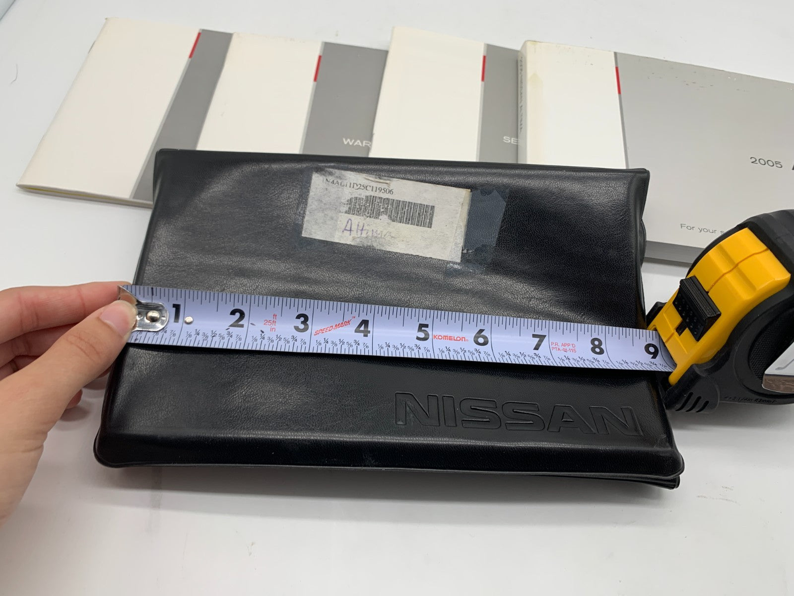 2005 Nissan Altima Owners Manual Set with Case OEM A01B47004