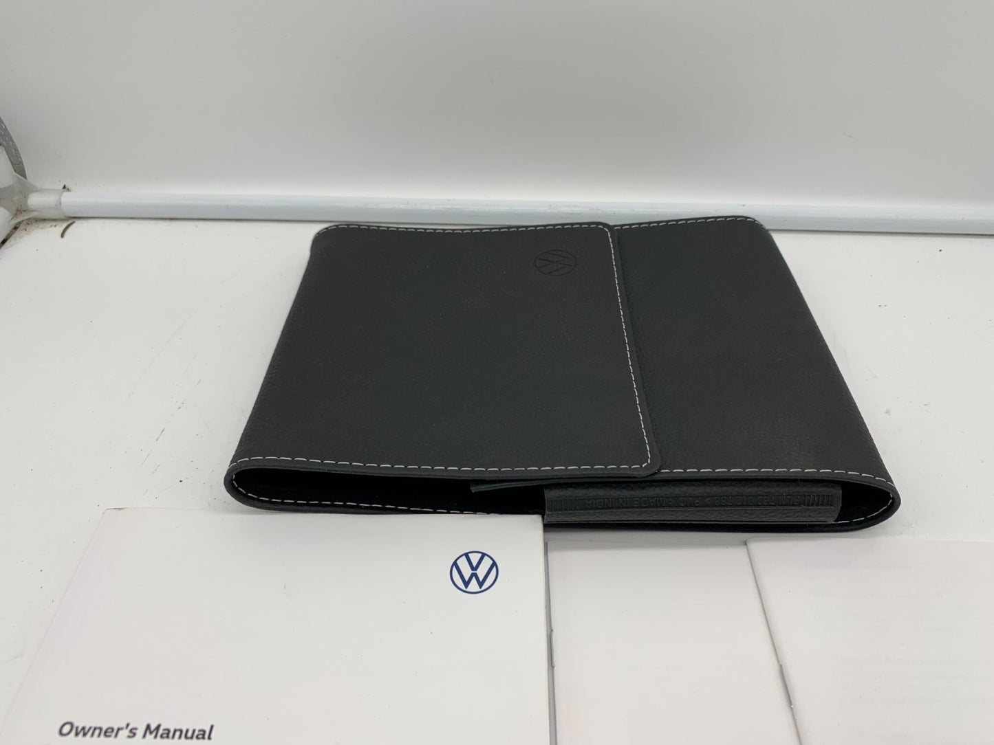 2022 Volkswagen Atlas Owners Manual Set with Case OEM C02B14054