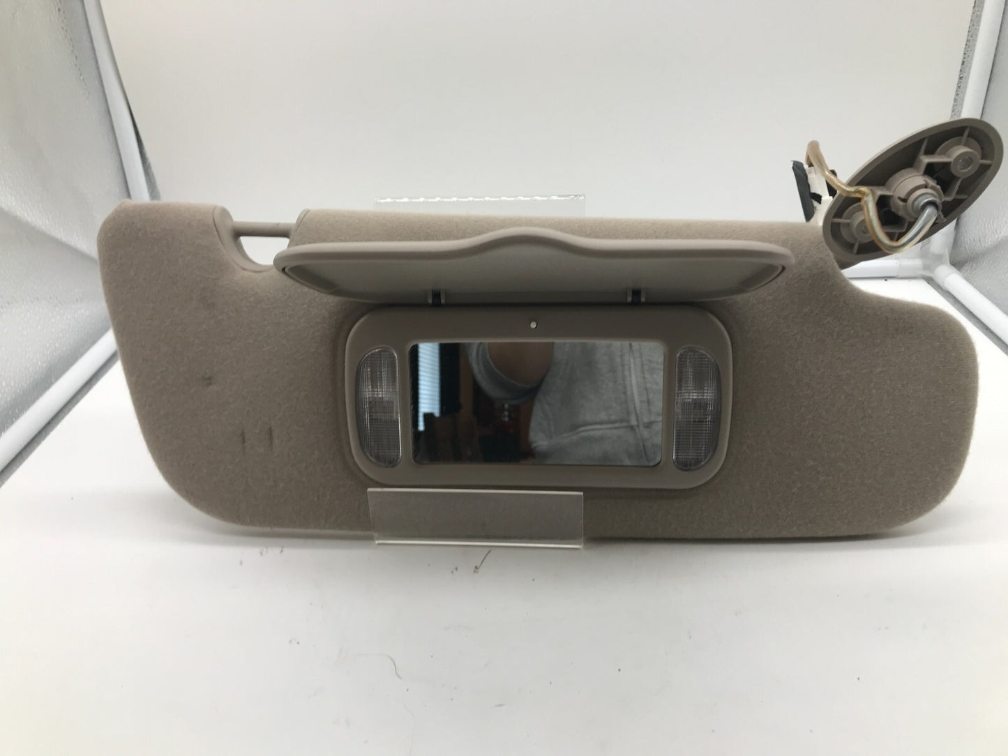 2002-2003 Jeep Liberty Passenger Sun Visor Gray Illumination OEM