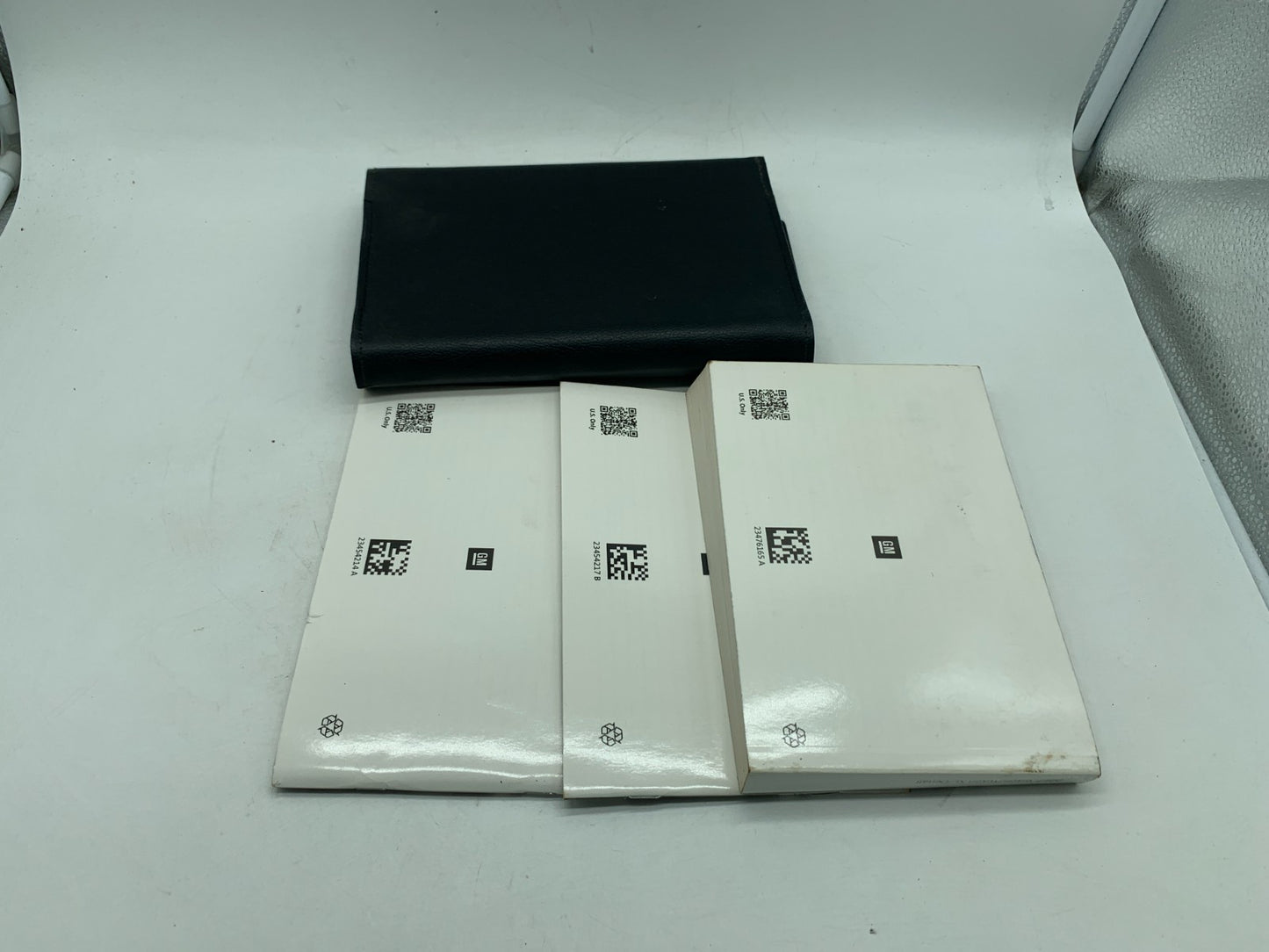 2017 GMC Yukon Yukon XL Denali Owners Manual Set with Case OEM D03B68004