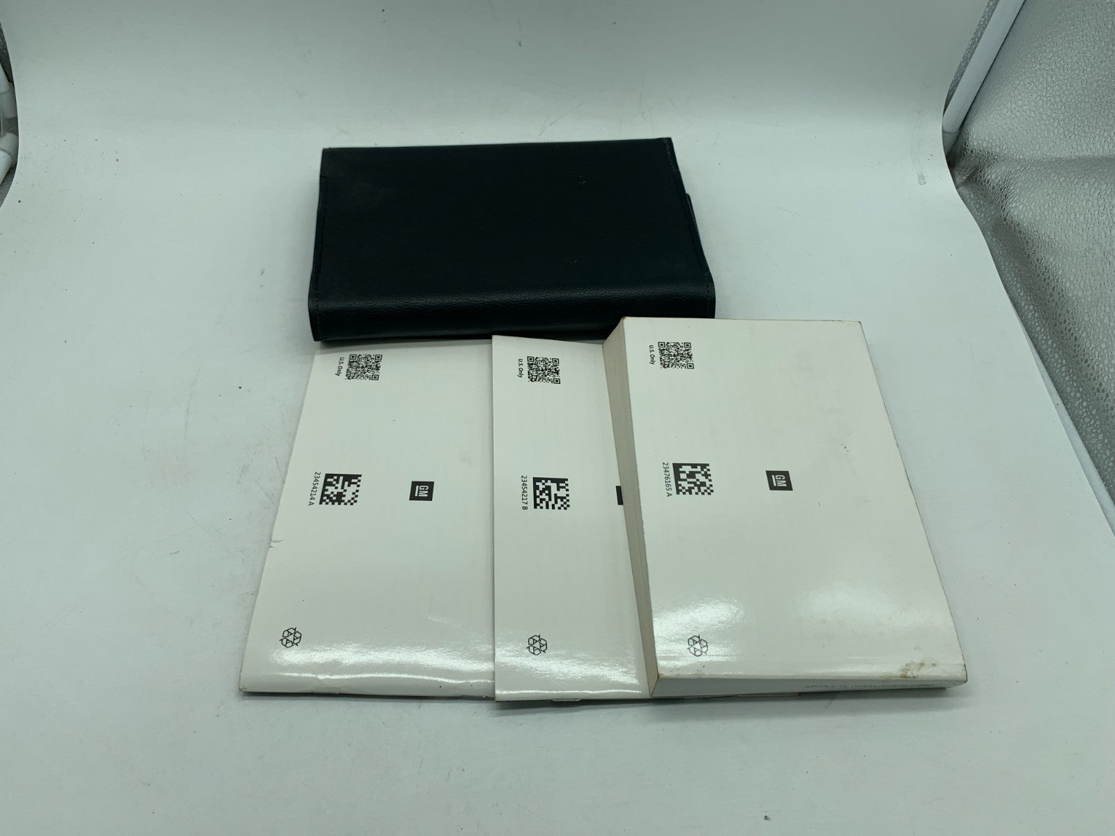 2017 GMC Yukon Yukon XL Denali Owners Manual Set with Case OEM D03B68004
