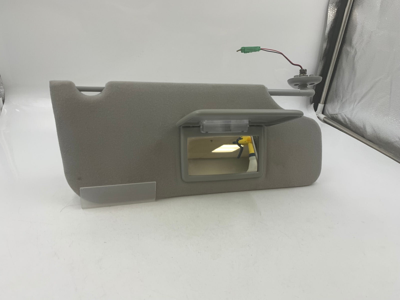 2005-2007 Ford Freestyle Passenger Sun Visor Illuminated Gray OEM D02B64015