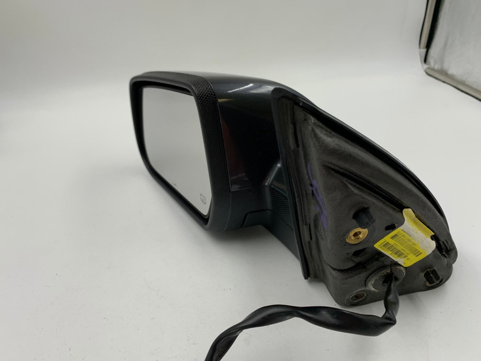 2010-2011 GMC Terrain Driver Side View Power Door Mirror Gray OEM C04B58002