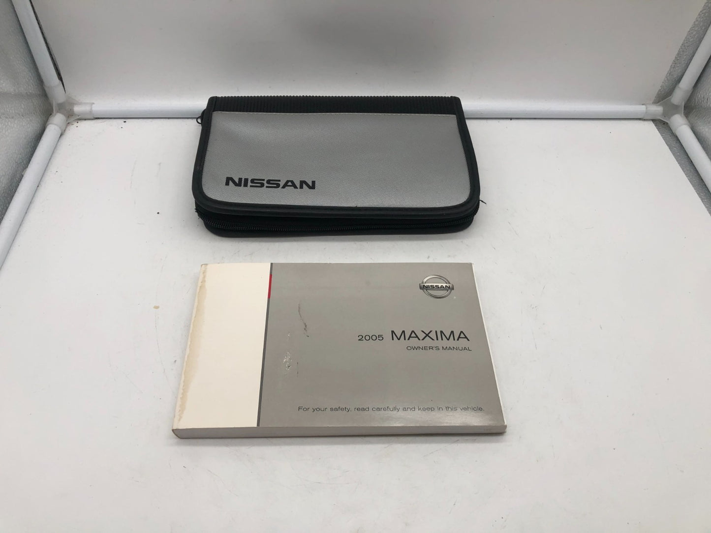 2005 Nissan Maxima Owners Manual with Case OEM A01B02004