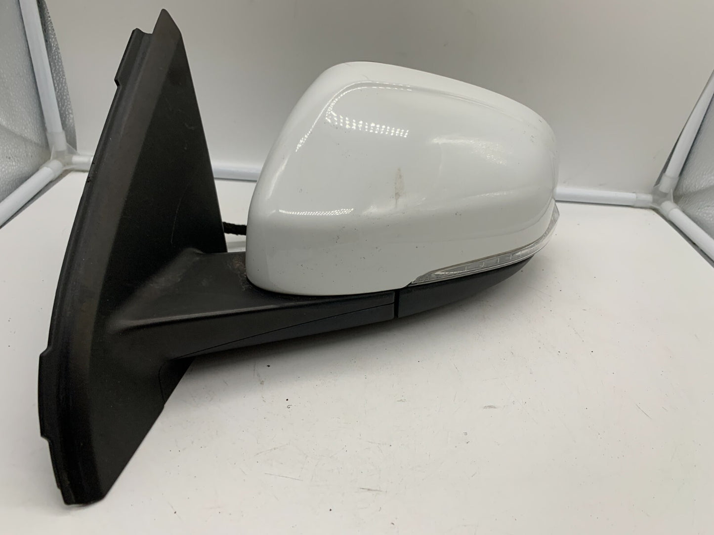 2011-2018 Volvo S60 Driver Side View Power Door Mirror White OEM E03B19002