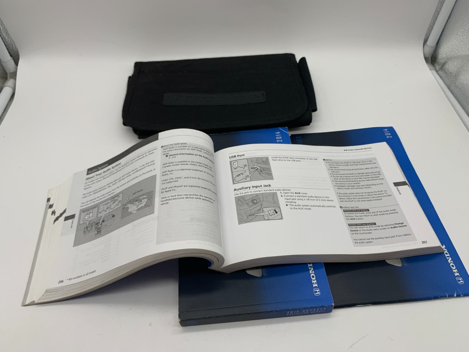 2014 Honda Odyssey Owners Manual Set with Case OEM D03B43001
