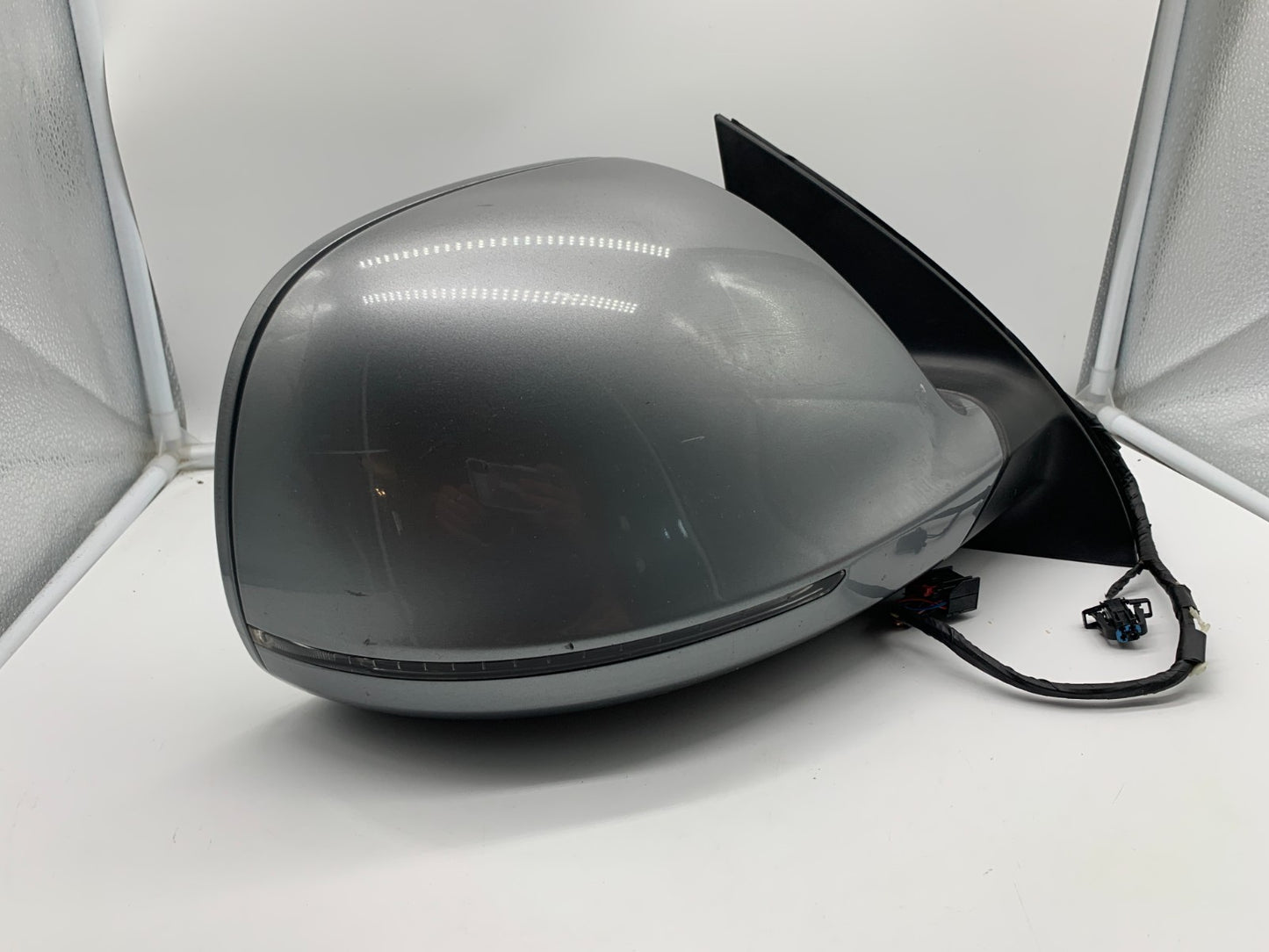 2007-2009 Audi Q7 Passenger Side View Power Door Mirror Gray BSA OEM C01B39001