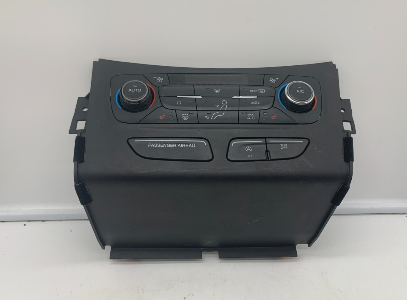 2017 Ford Escape AC Heater Climate Control Unit OEM A01B50040