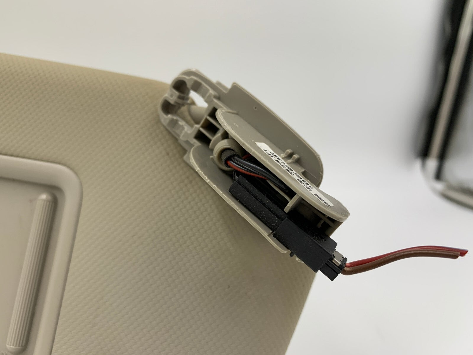 2009-2012 Audi Q5 Passenger Sun Visor Gray Illuminated OEM D01B06022