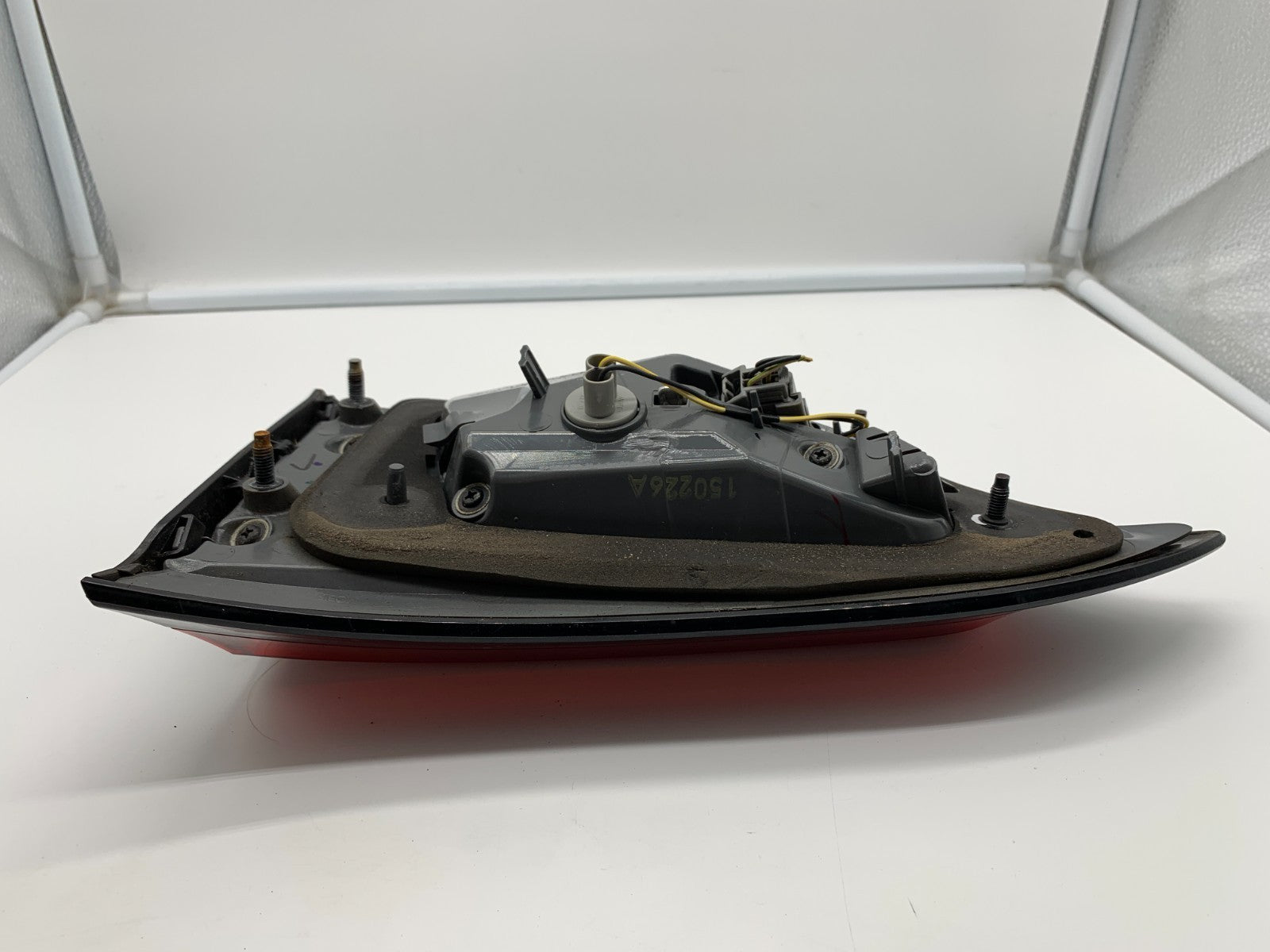 2014-2018 Jeep Cherokee Driver Side Liftgate Tail Light Taillight OEM B04B49011