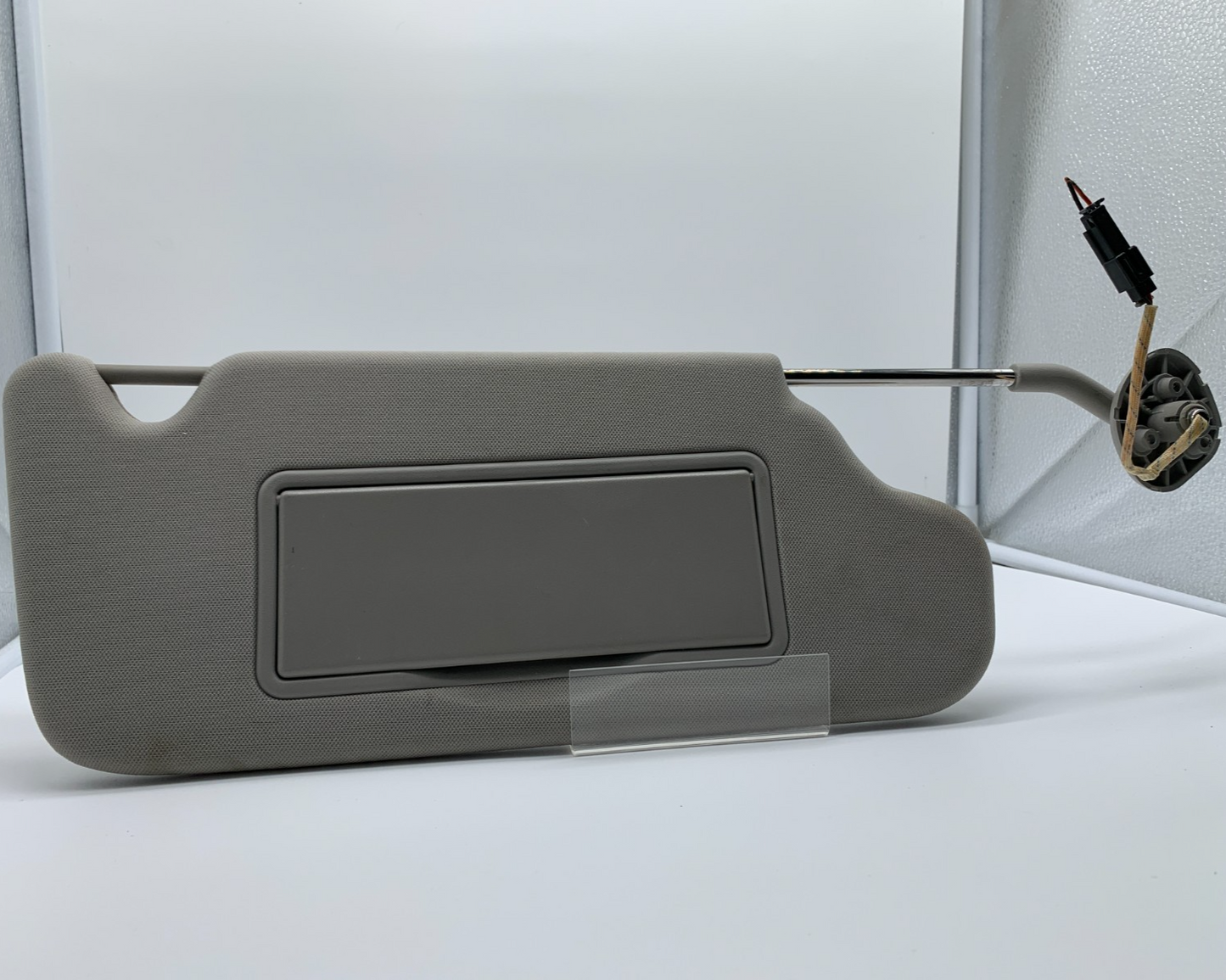 2006-2016 Chevrolet Impala Passenger Sun Visor Gray Illuminated OEM A02B30002