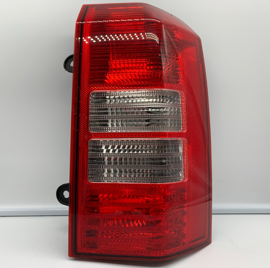 2008-2017 Jeep Patriot Sdn Passenger Side Tail Light Taillight OEM C03B49004