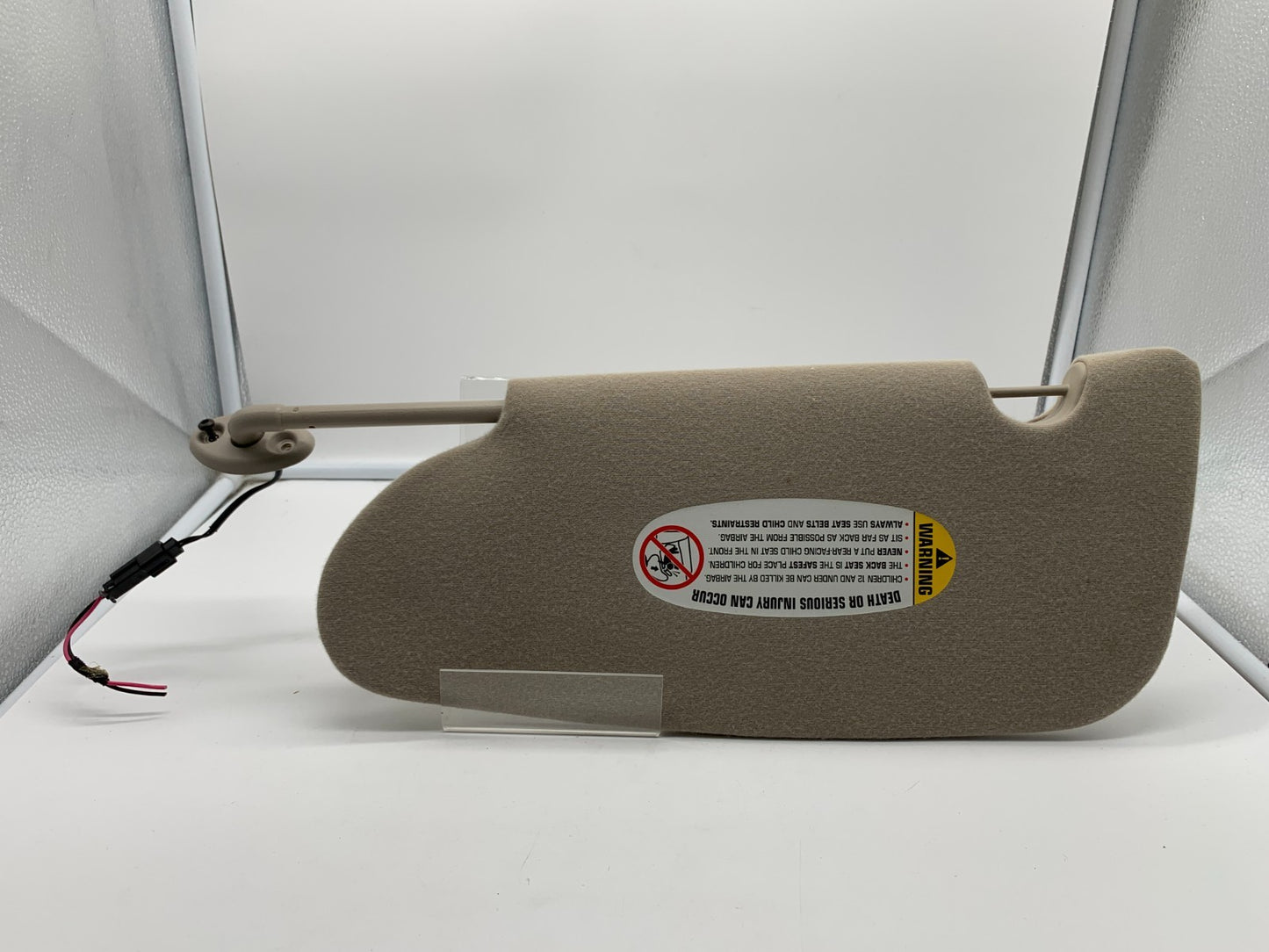 2002 Chrysler PT Cruiser Passenger Sun Visor Gray Illuminated OEM A01B41012