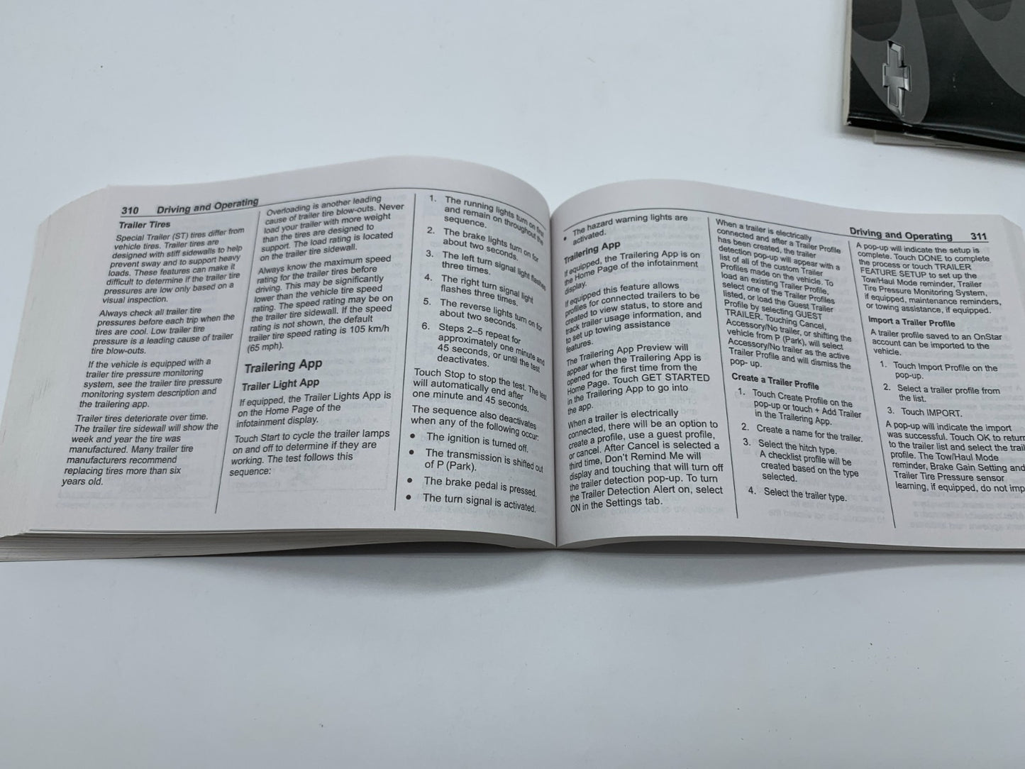 2020 Chevrolet Silverado 1500 Owners Manual Set OEM D02B15034