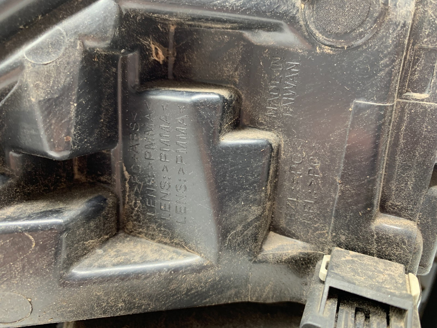 2011-2013 Jeep Compass Passenger Side Tail Light Taillight OEM B04B04065