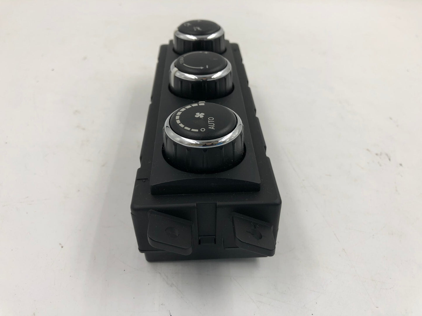 2009-2011 Volkswagen Routan Rear AC Heater Climate Control Unit OEM E02B70003