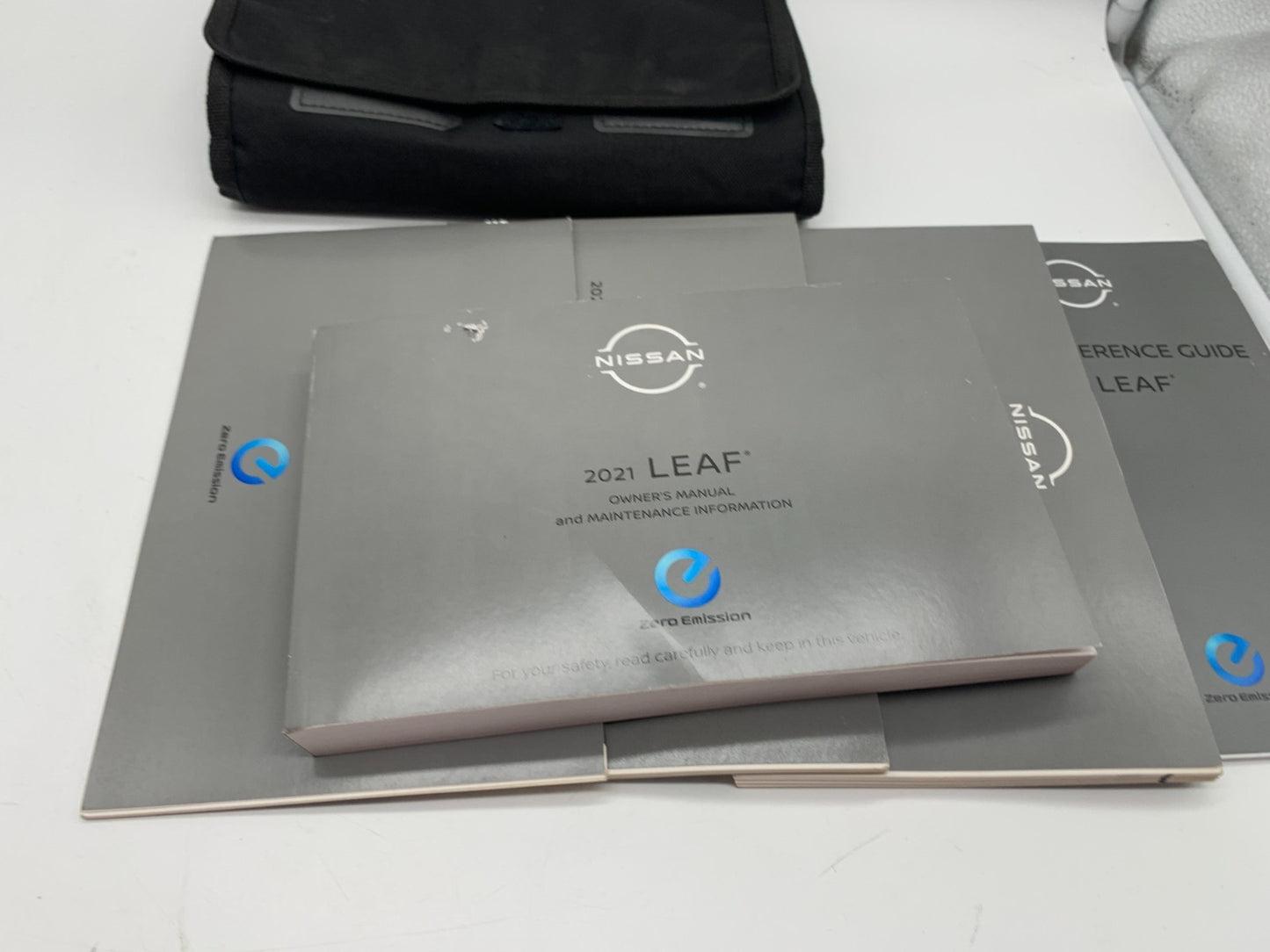 2021 Nissan Leaf Owners Manual Set with Case OEM D01B12059