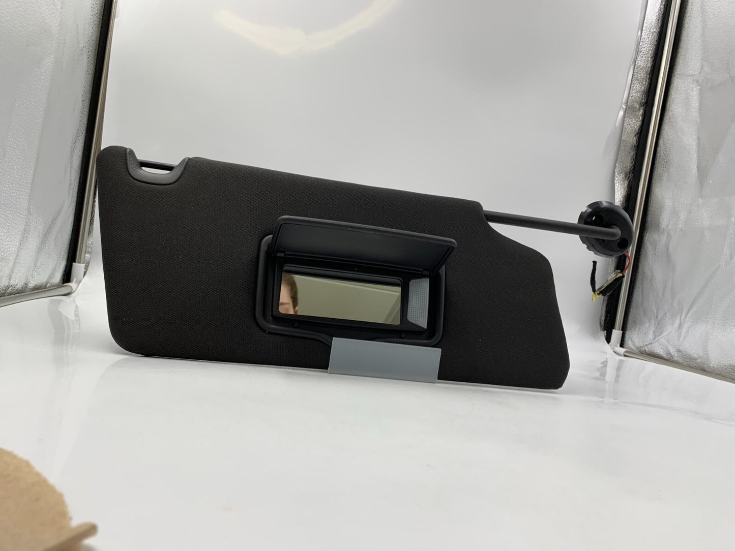2011-2015 Ford Explorer Passenger Sun Visor Illuminated Black OEM C04B41012