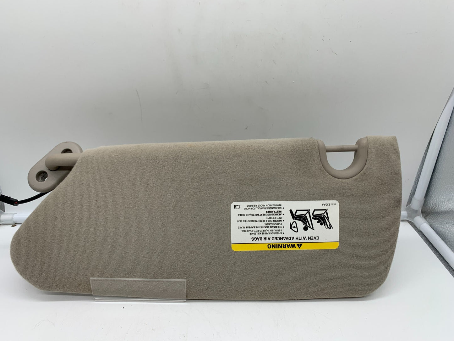 2004-2006 Chrysler Pacifica Passenger Sun Visor Illuminated OEM E02B64006