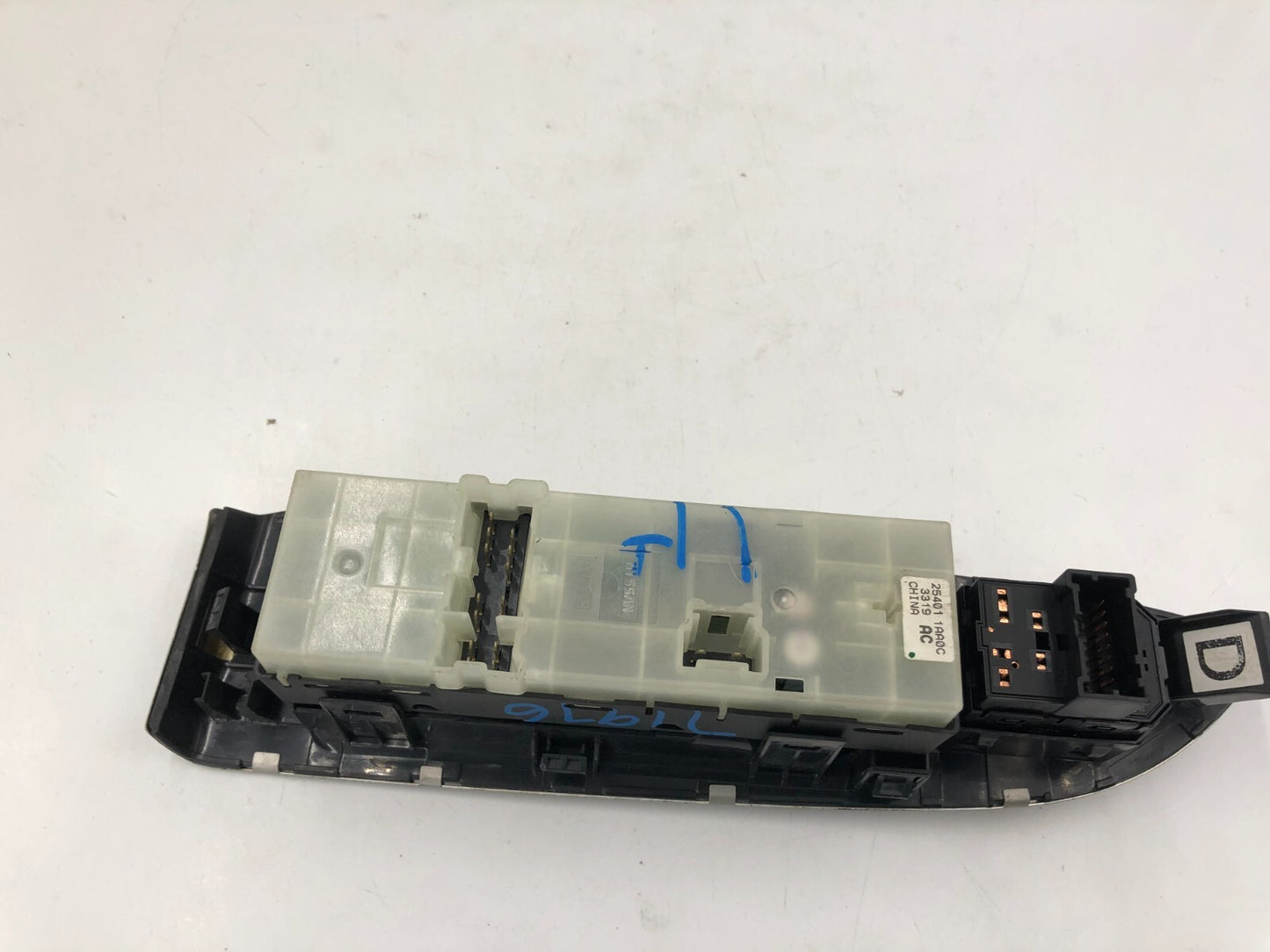 2009-2014 Nissan Murano Master Power Window Switch OEM B02B16046