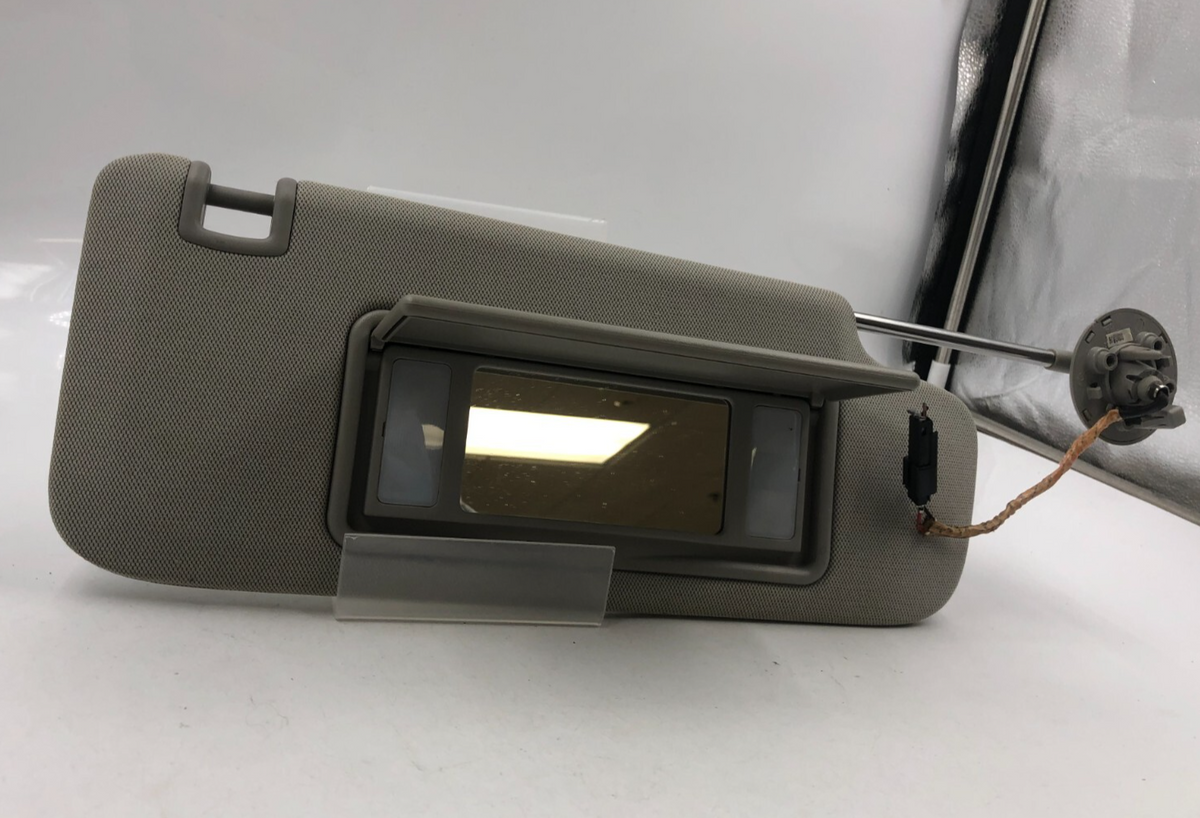 2013-2016 Chevrolet Malibu Passenger Sunvisor Gray Illuminated OEM D01B18072